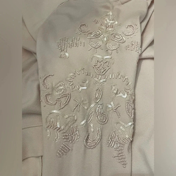 Crown & Ivy Light Pink Beaded Sleeve Top - Picture 3 of 6
